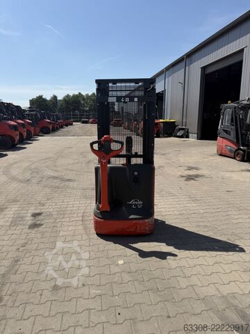 מלגזת הרמה ידנית Linde L 12