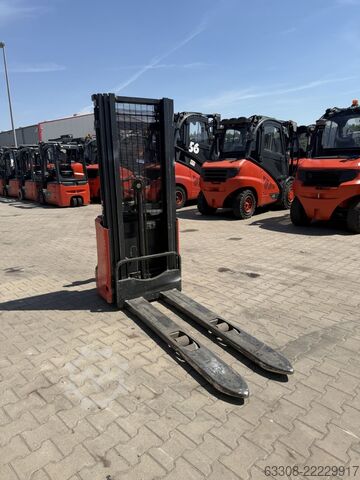 מלגזת הרמה ידנית Linde L 12