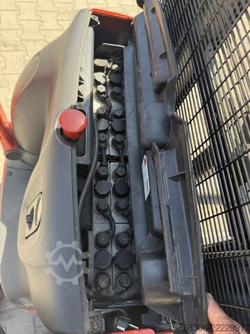 מלגזת הרמה ידנית Linde L 12