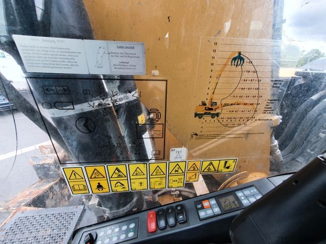 حفار متحرك CATERPILLAR MH3024 / MH 3024 / Greifer / 2018 / 9.424h
