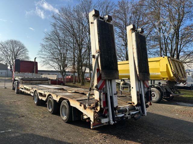 Semirremolque de plataforma baja LANGENDORF Radmulden / Lenkachse / überfahrbare Hals