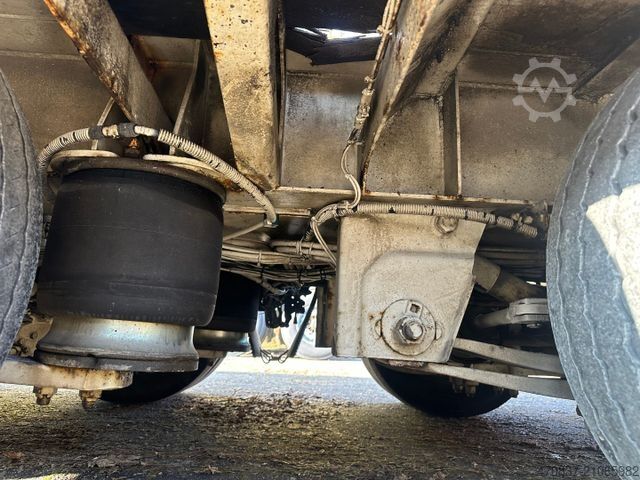 Semirremolque de plataforma baja LANGENDORF Radmulden / Lenkachse / überfahrbare Hals