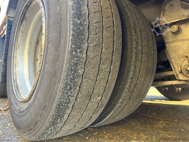 Semirremolque de plataforma baja LANGENDORF Radmulden / Lenkachse / überfahrbare Hals