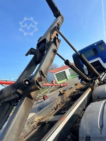 Camión portacontenedores de gancho MAN TGS 26.440 6x2 / Meiller RK 20.70 + Funk