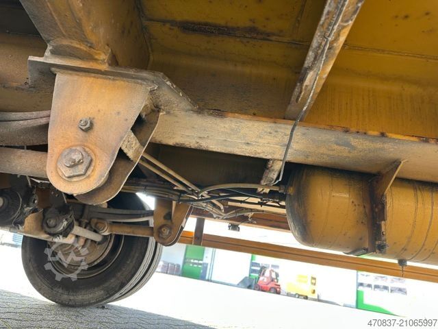 Semirremolque de plataforma baja MÜLLER-MITTELTAL TS 3 / hydr. Rampen