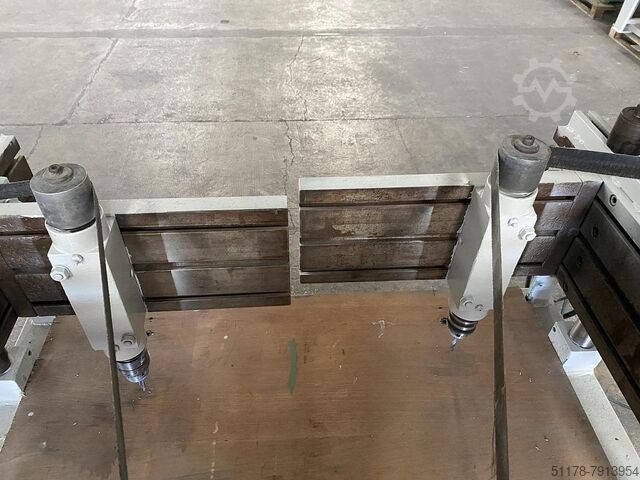 Vertikale Bohrmaschine mit 4 verstellbaren Spindeln, Fabrikat Camam Camam 