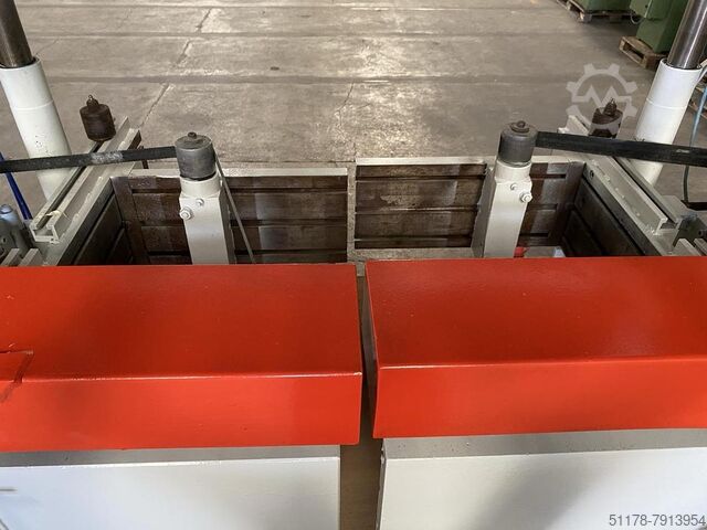 Vertikale Bohrmaschine mit 4 verstellbaren Spindeln, Fabrikat Camam Camam 