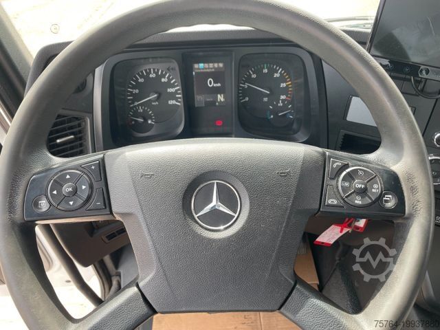 Kamion s ravnom platformom MERCEDES-BENZ 1835 Antos / 6m Pritsche / HIAB 144 DLS-3 Pro