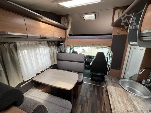 Alcove camper KNAUS Sky Traveller 650 DG - Festbett - Klima - Garage