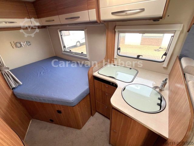 Semi-integrated camper CARADO T 348 - Hub/Festbett - Klima - Garage -