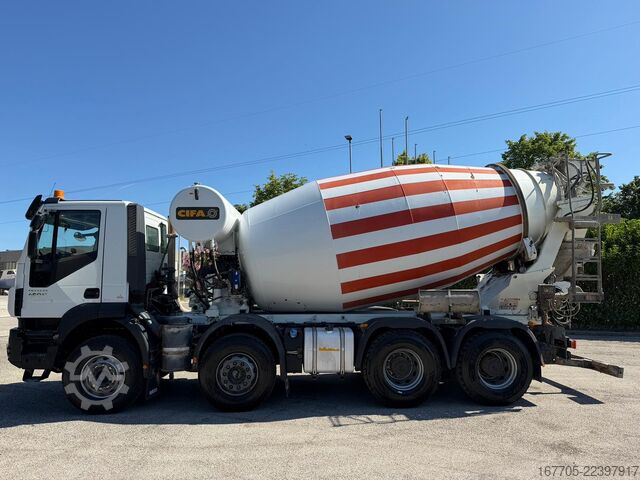 Betonmixer vrachtwagen Iveco Trakker 450