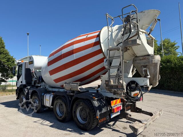 Betonmixer vrachtwagen Iveco Trakker 450