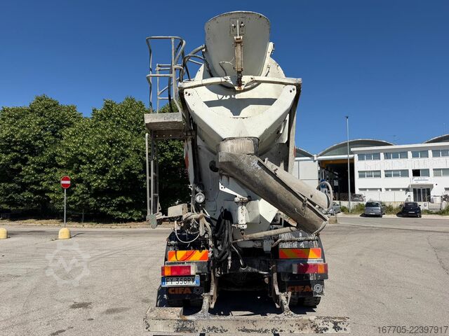 Betonmixer vrachtwagen Iveco Trakker 450