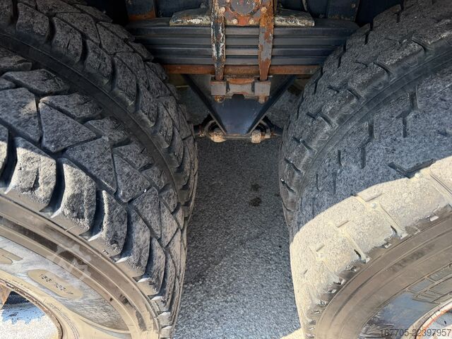Camion malaxeur à béton DAF CF 85.480