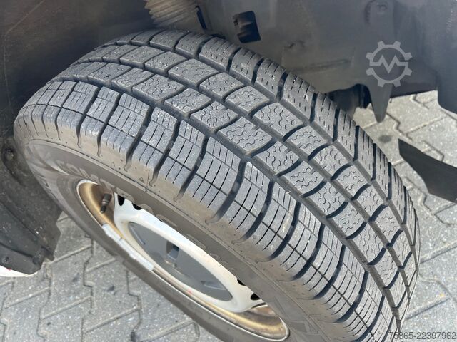 Fourgon tôlé Mercedes-Benz Sprinter 319 1.9 CDI / L4 H2 / RWD / Navi / APK...