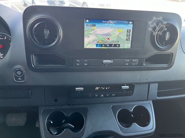 Fourgon tôlé Mercedes-Benz Sprinter 319 1.9 CDI / L4 H2 / RWD / Navi / APK...