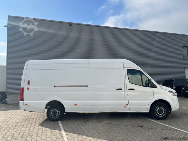 Fourgon tôlé Mercedes-Benz Sprinter 319 1.9 CDI / L4 H3 / RWD / / Leder / ...