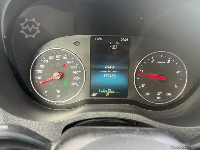 Fourgon tôlé Mercedes-Benz Sprinter 319 1.9 CDI / L4 H3 / RWD / / Leder / ...