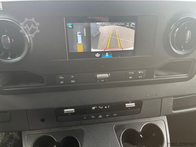 Fourgon tôlé Mercedes-Benz Sprinter 319 1.9 CDI / L4 H3 / RWD / / Leder / ...