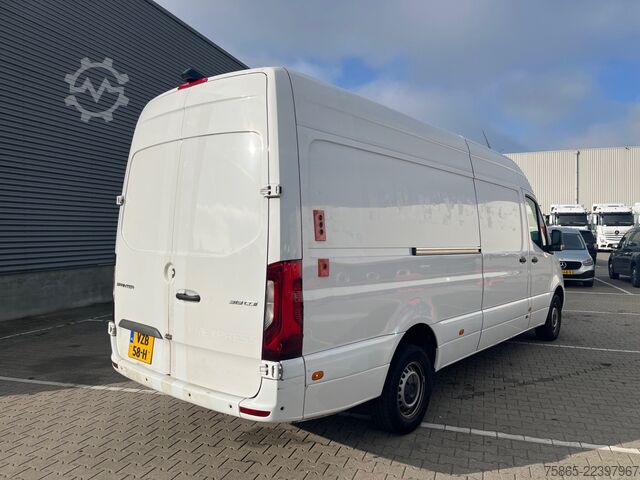 Fourgon tôlé Mercedes-Benz Sprinter 319 1.9 CDI / L4 H3 / RWD / / Leder / ...