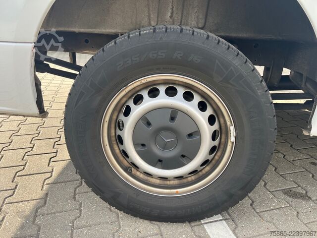 Fourgon tôlé Mercedes-Benz Sprinter 319 1.9 CDI / L4 H3 / RWD / / Leder / ...