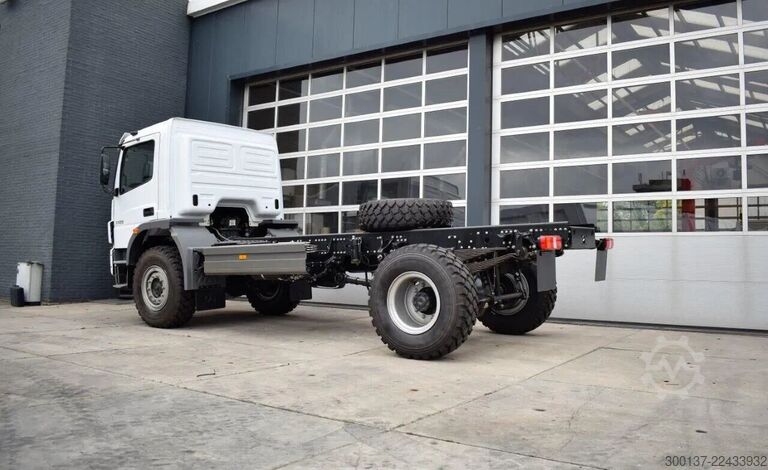 Khung xe có cabin lái Mercedes-Benz Atego 1725 4x4 Chassis Cabin (3 units)