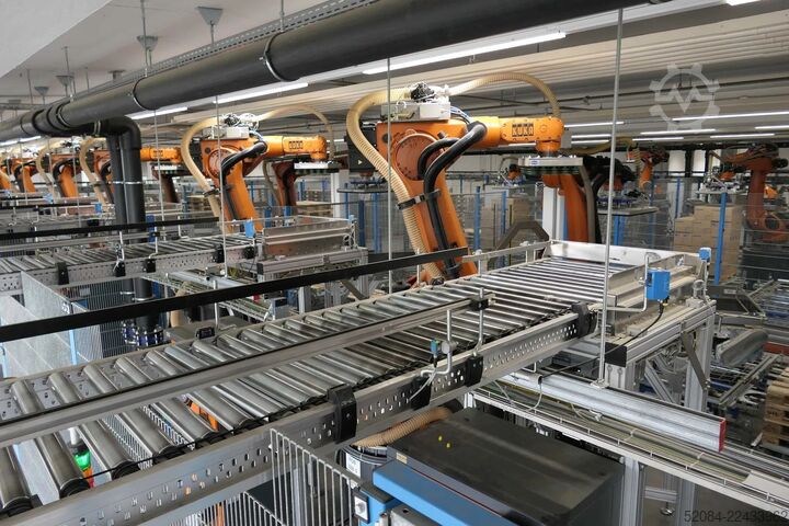 Paletizačná linka s robotmi KUKA KUKA Automatische Palettieranlage