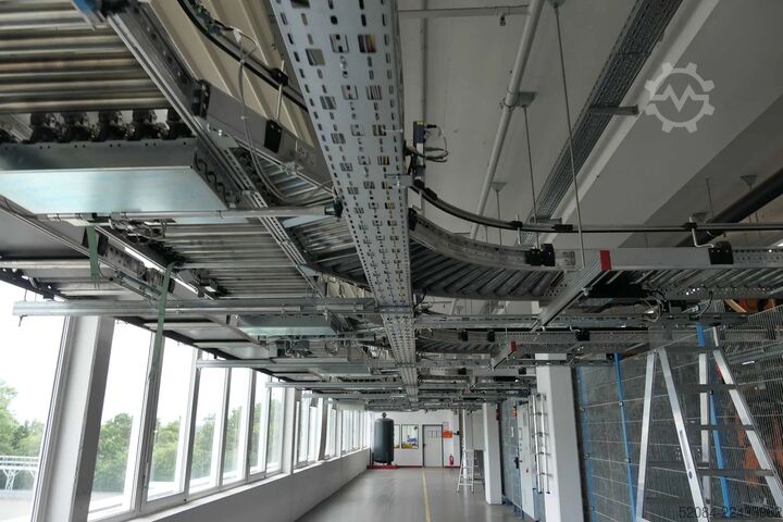 Paletizačná linka s robotmi KUKA KUKA Automatische Palettieranlage