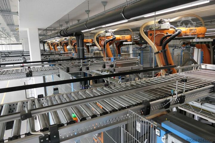Paletizačná linka s robotmi KUKA KUKA Automatische Palettieranlage