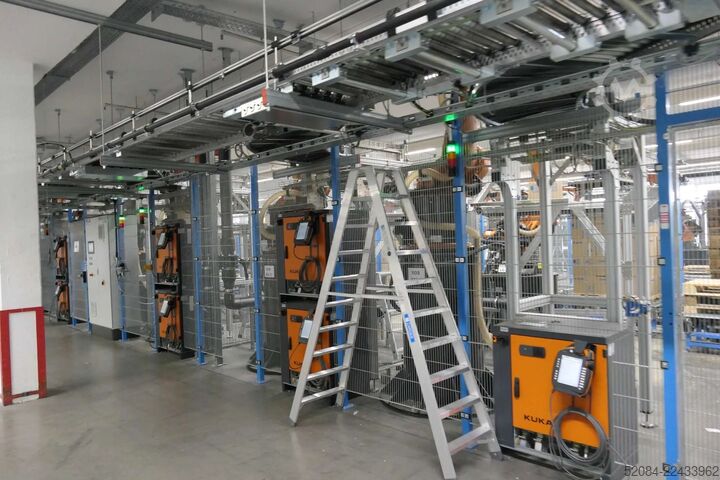 Paletizačná linka s robotmi KUKA KUKA Automatische Palettieranlage