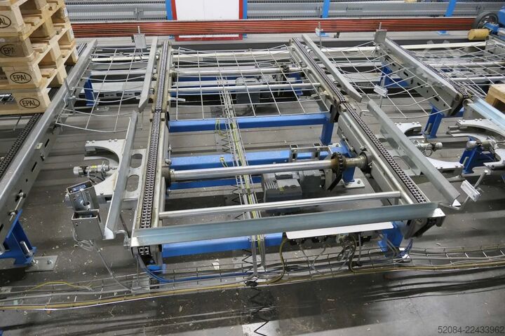 Paletizačná linka s robotmi KUKA KUKA Automatische Palettieranlage