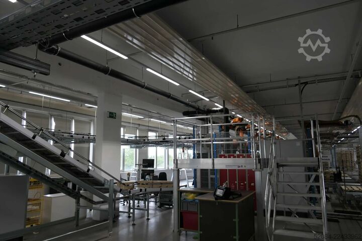 Paletizačná linka s robotmi KUKA KUKA Automatische Palettieranlage