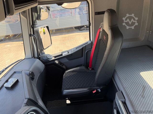 Standart-SZM Renault T 440 SLEEPER CAB 13L E6