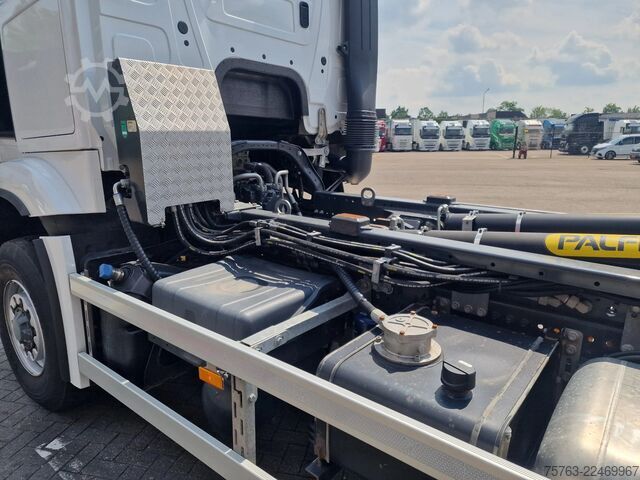 Hook arm system Mercedes-Benz Arocs 2645 6x2*4 with Hydrodrive - Palfinger T1...
