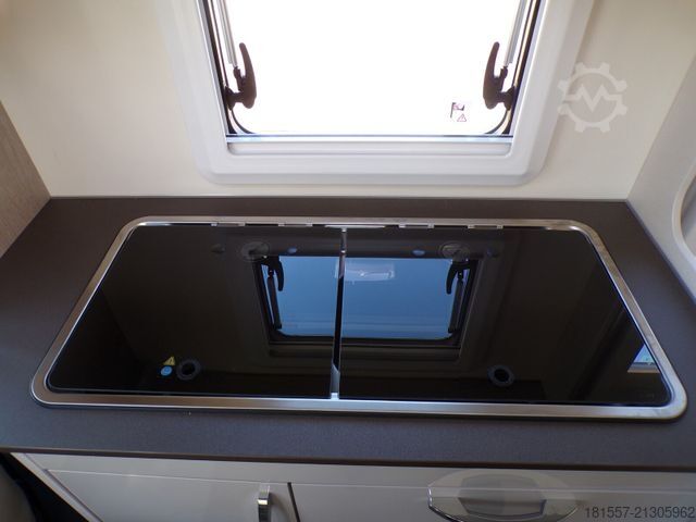 अर्ध-संयोजित कैम्पर BÜRSTNER Lineo T 700 Tageszulassung / Active, Xenon, Isof