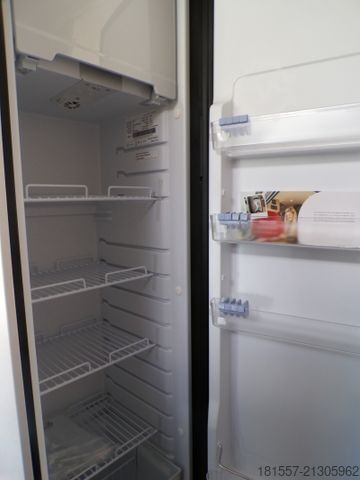 अर्ध-संयोजित कैम्पर BÜRSTNER Lineo T 700 Tageszulassung / Active, Xenon, Isof