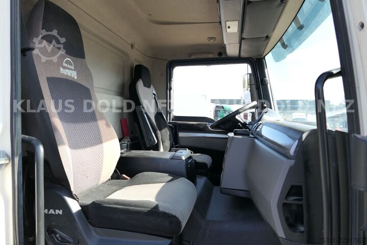 แชสซีรถบรรทุก MAN TGM 13.290 Fahrgestell 4x4 Navi Euro 6