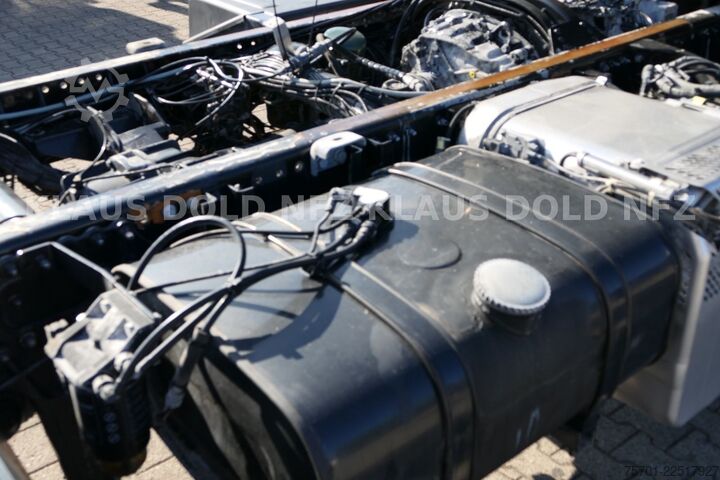 แชสซีรถบรรทุก MAN TGM 13.290 Fahrgestell 4x4 Navi Euro 6