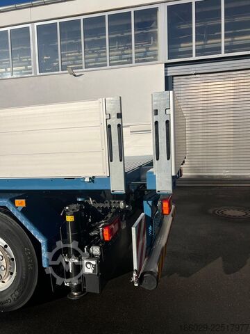 Flatbed truck VOLVO FH 540 8x2 EFFER Kran Sattelzugmaschine