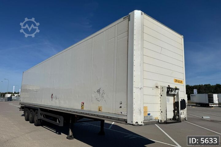 Suitcase Schmitz Cargobull SCB/S3B / Disk brakes / Double stock