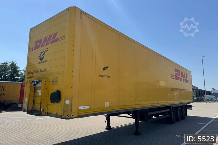 Suitcase Schmitz Cargobull SCB/S3B / Disk brakes / Double stock