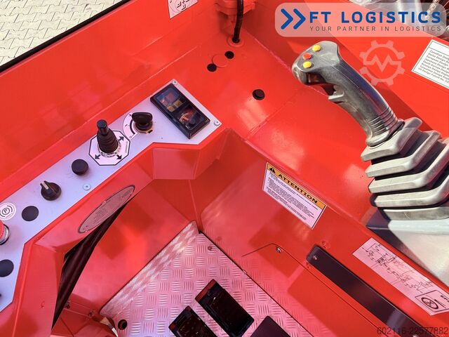 Empilhadeira multidirecional Combilift C3000GST TRIPLEX 8300 FREE-LIFT NEW TIRE