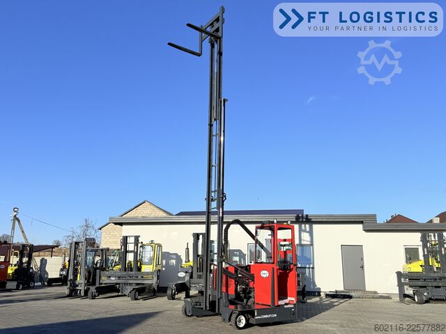 Empilhadeira multidirecional Combilift C3000GST TRIPLEX 8300 FREE-LIFT NEW TIRE