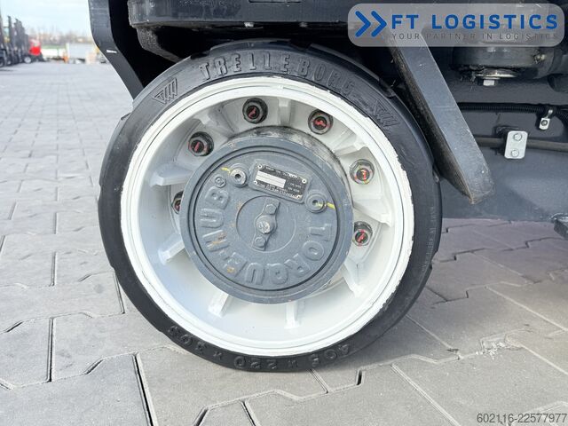 Fyrvägstruck Combilift C3000ET TRIPLEX 5940 WIDE FORK POSITIONE