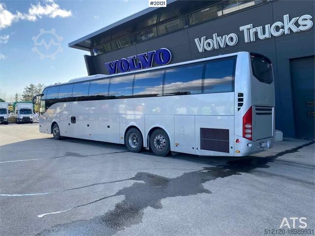 Volvo 9700 B11R Autobús de turismo con capacidad para 13+1 personas y sl Volvo 9700 B11R Touring bus with seating for 13+1 and sl