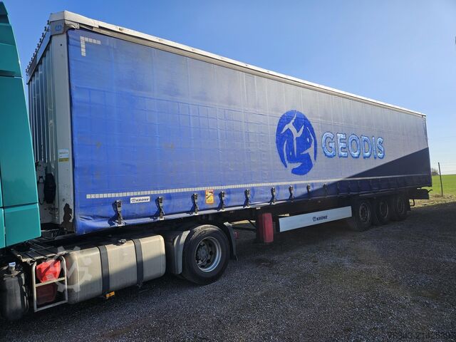 Otvorena poluprikolica sa ceradom Krone SD