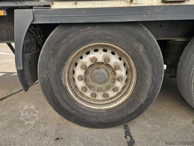 Otvorena poluprikolica sa ceradom Krone SD