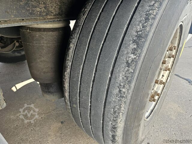 Otvorena poluprikolica sa ceradom Krone SD