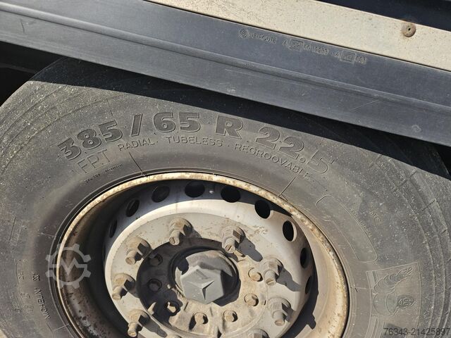 Otvorena poluprikolica sa ceradom Krone SD