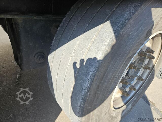 Otvorena poluprikolica sa ceradom Krone SD